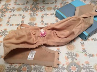 Sujetador maternal/lactancia Lovable beige