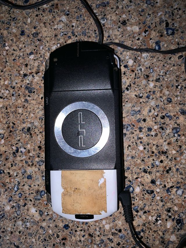 Sony PSP Nera
Caricatore originale incluso