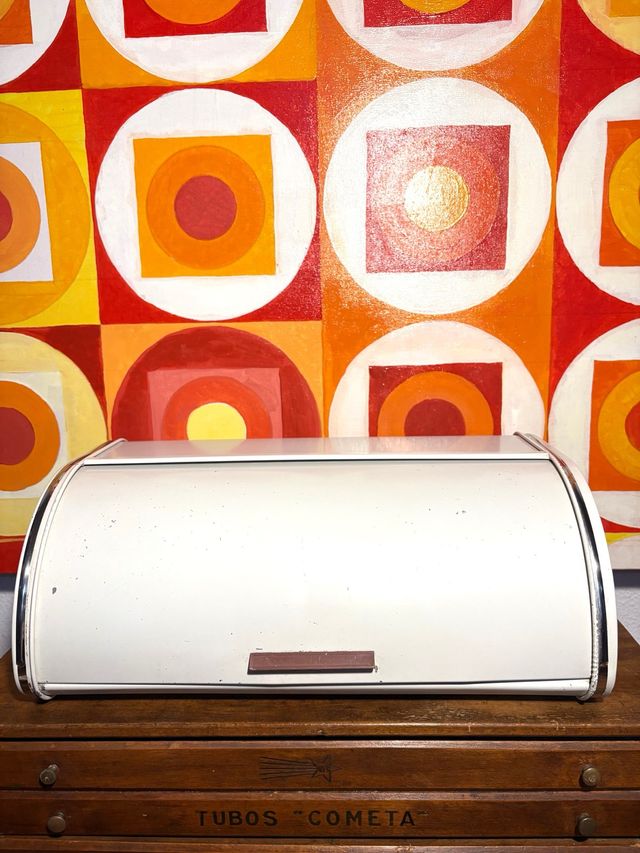 PORTAPANE VINTAGE IN METALLO.