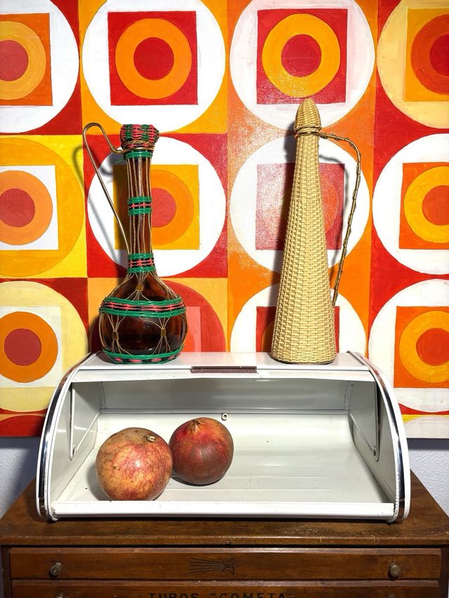 PORTAPANE VINTAGE IN METALLO.