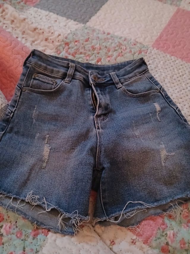 Pantalón tejano corto XS desgastado