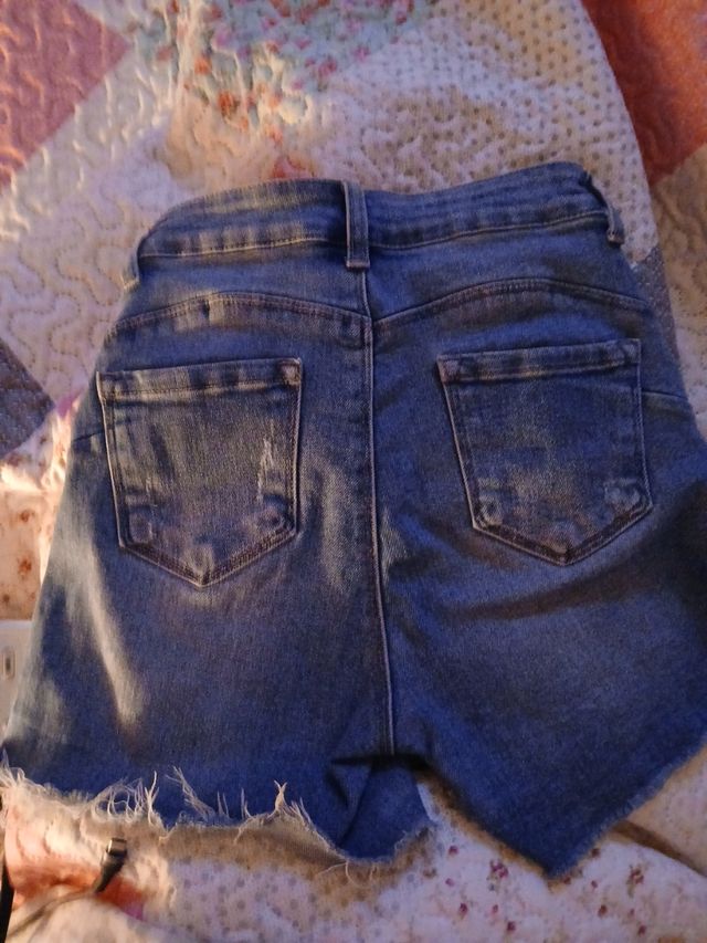 Pantalón tejano corto XS desgastado