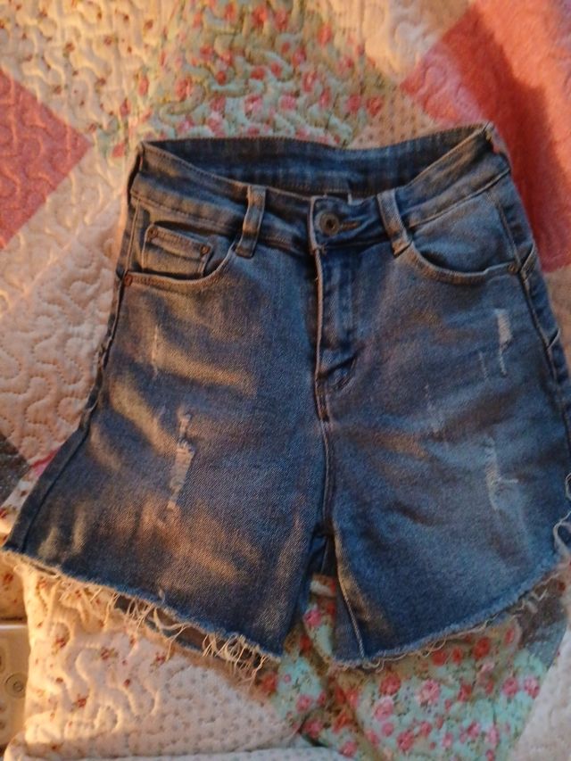 Pantalón tejano corto XS desgastado