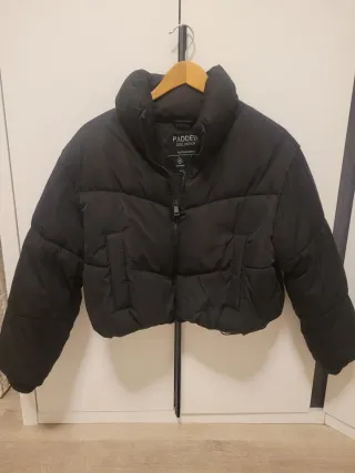 Cazadora acolchada negra