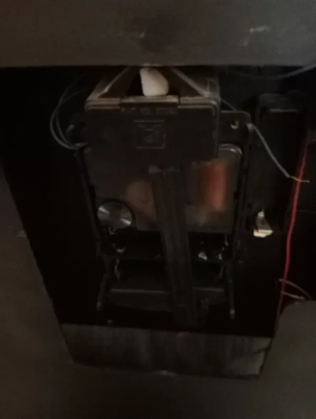 Reloj de cuco de metal