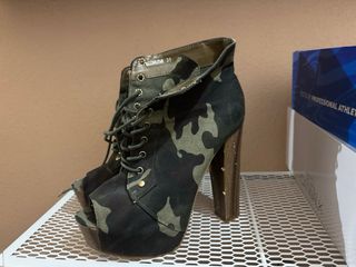 Botines de tacón con cordones