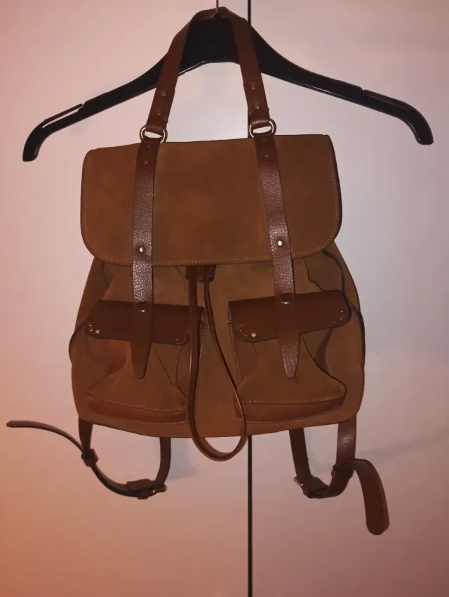 Mochila de piel ante y cuero