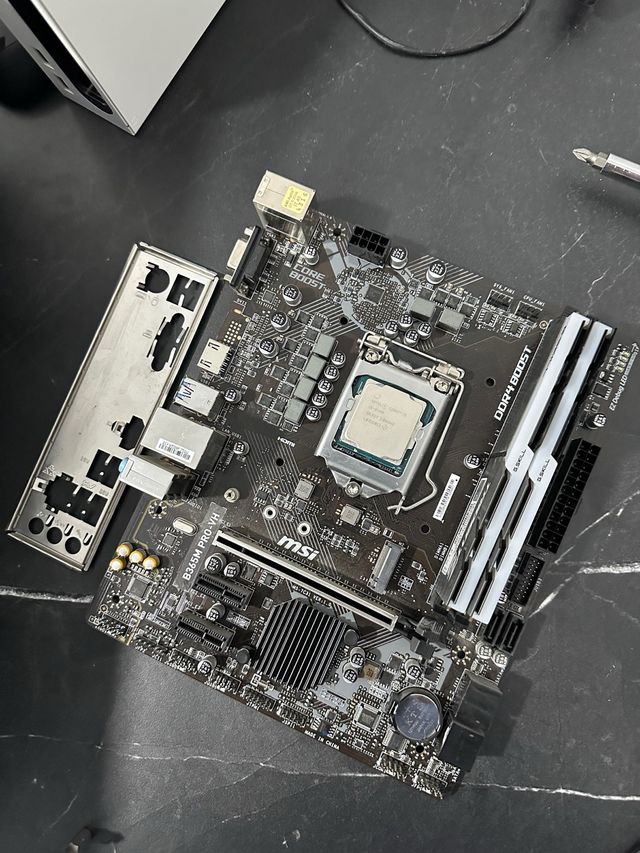 Kit PC Gaming i5-8400, 16GB RAM, Placa MSI