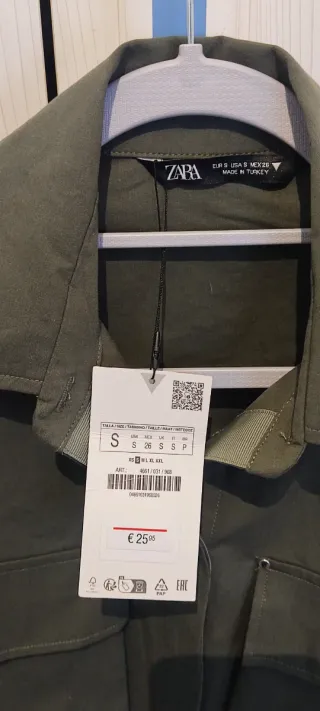 Gabardina corta Zara Talla S