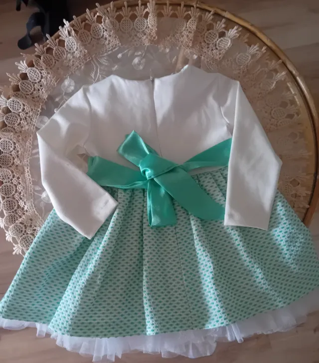 Vestido niña blanco y verde talla 86cm