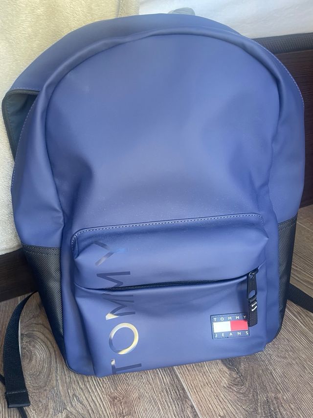 Mochila Tommy Hilfiger Azul y Negra