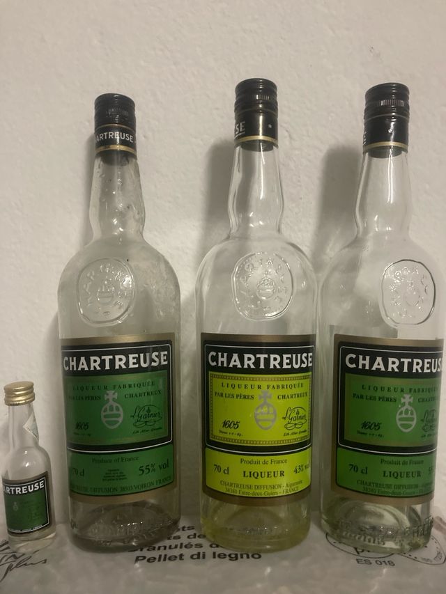 Colección Botellas Chartreuse Francia y Tarragona