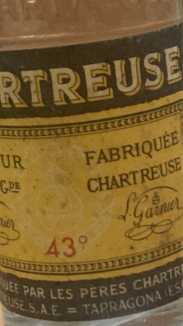 Colección Botellas Chartreuse Francia y Tarragona