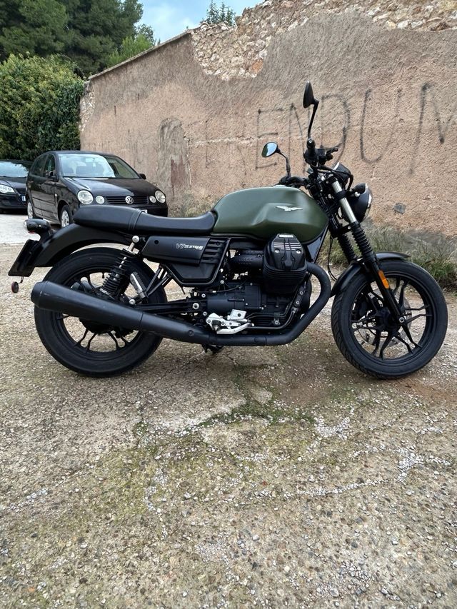 Moto Guzzi V7 III Stone Verde