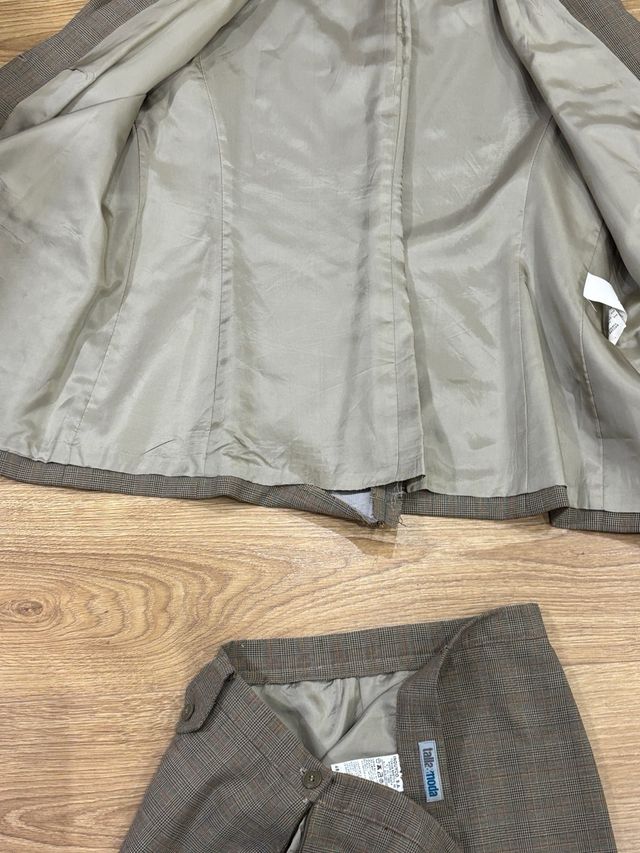 Traje de falda y chaqueta mujer