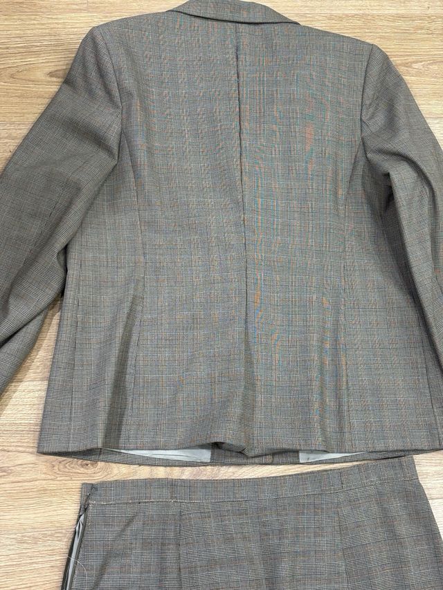 Traje de falda y chaqueta mujer