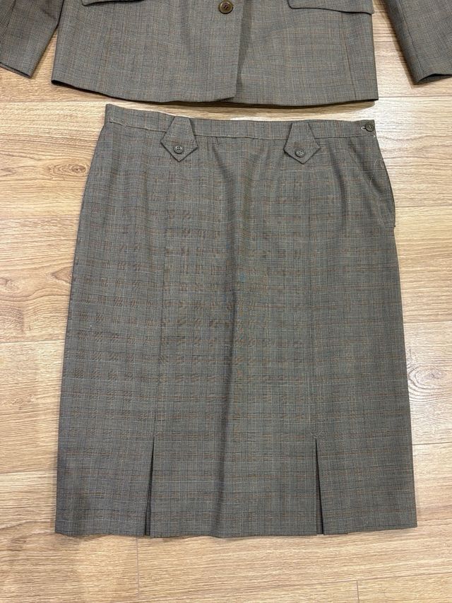 Traje de falda y chaqueta mujer