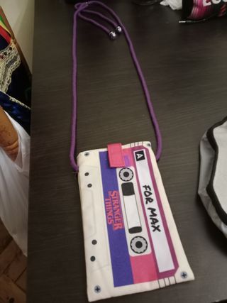 Bolso móvil cassette Stranger Things