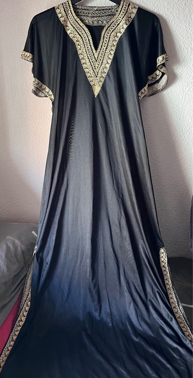 Conjunto Caftán Egipcio Negro y Dorado