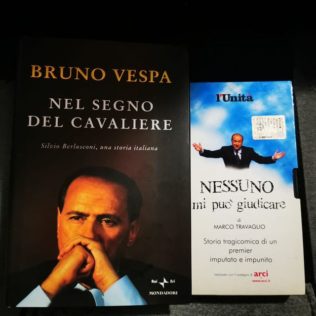 VHS Nessuno mi può giudicare + Libro