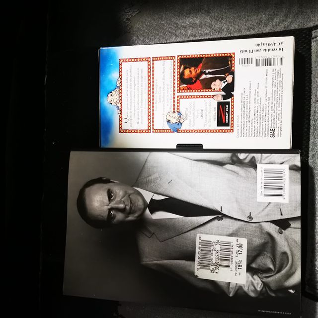 VHS Nessuno mi può giudicare + Libro