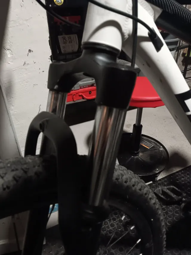 Bici MTB LEROC Blanca y negra Talla L