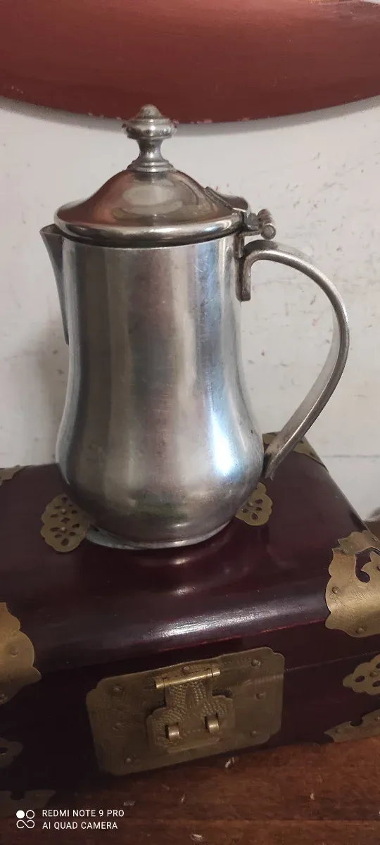 Caffettiera vintage in metallo