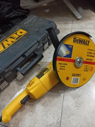 Amoladora Angular DeWalt 230mm