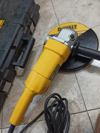 Amoladora Angular DeWalt 230mm