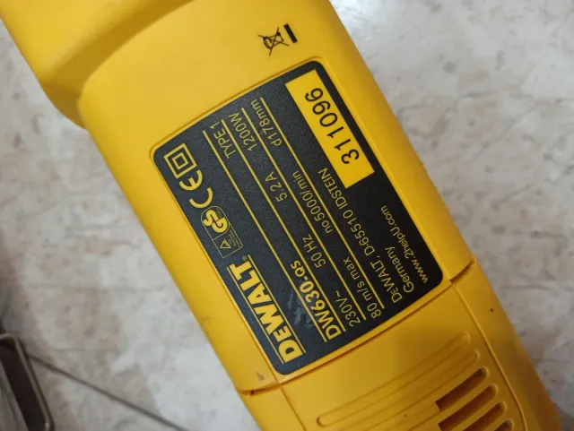 Amoladora Angular DeWalt 230mm