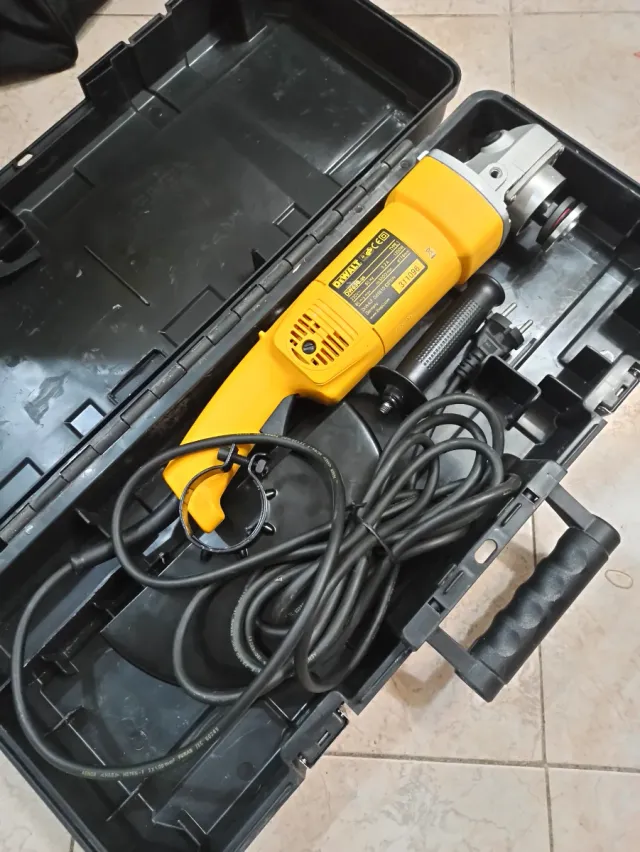 Amoladora Angular DeWalt 230mm