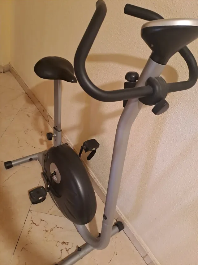 Bicicleta Estática DISCOVER B 2000