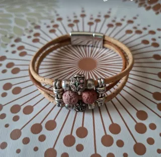 Pulsera de corcho con abalorios