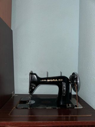 Máquina de coser Sigma antigua