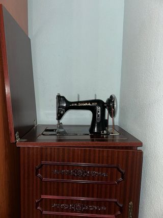 Máquina de coser Sigma antigua