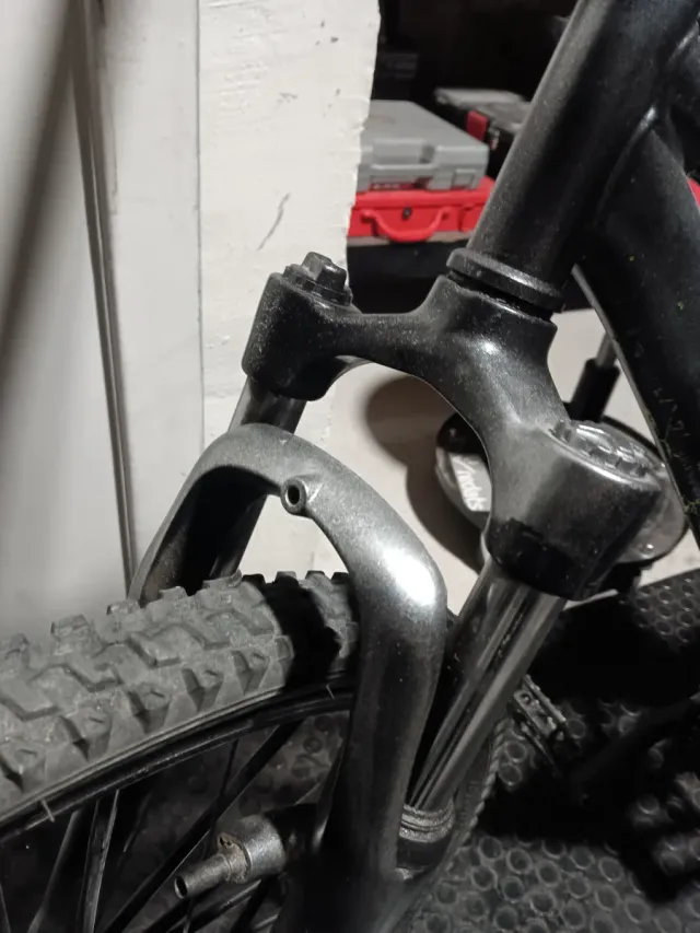 Bicicleta BMX Negra y Plateada