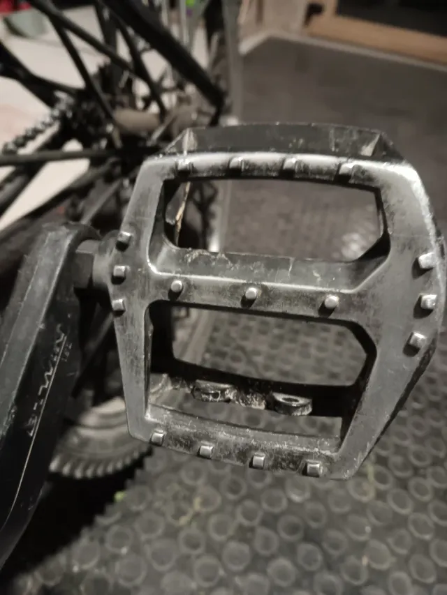 Bicicleta BMX Negra y Plateada