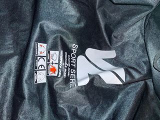 Chaqueta de moto negra y blanca