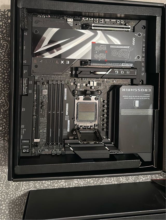 ASUS ROG X870E Extreme