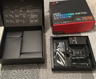 ASUS ROG X870E Extreme