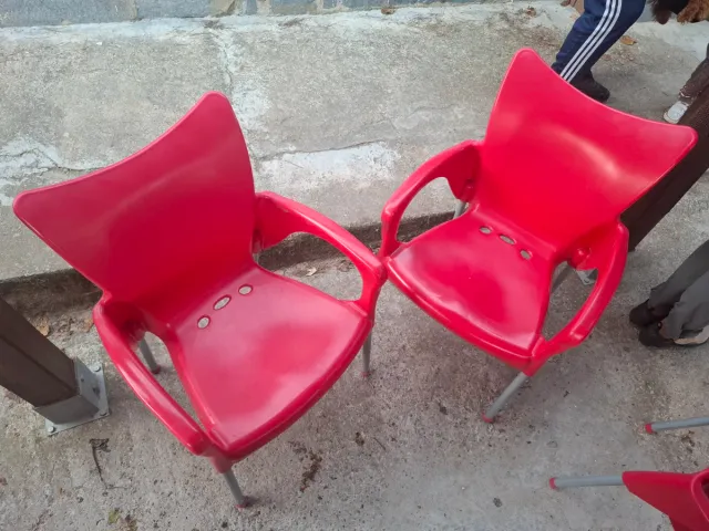 Sillas terraza hostelería rojas