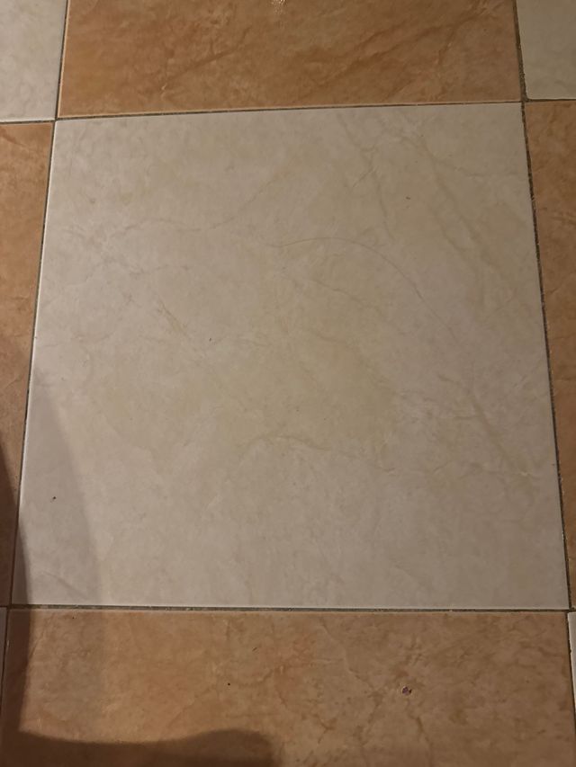 Suelo cerámico nuevo