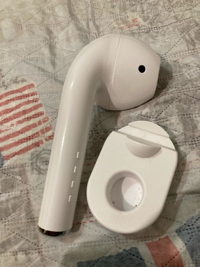 Cassa Bluetooth stile air pods Apple nuova