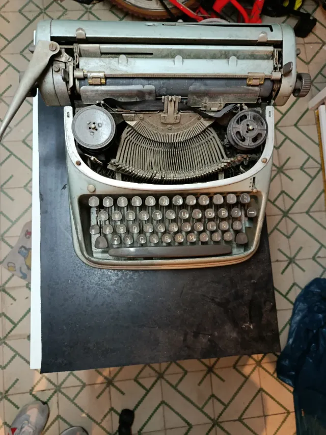 Máquina de escribir antigua