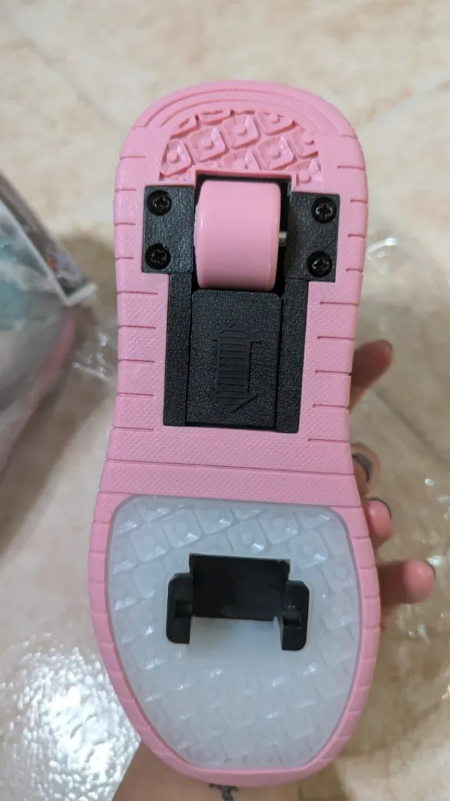 Tênis com Rodas e Luzes LED. Várias Tamanhos.