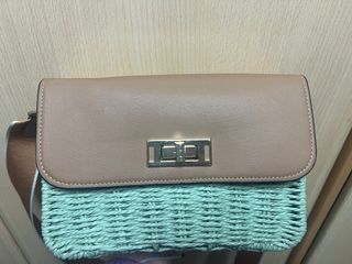 Bolso rafia verde y cuero marrón