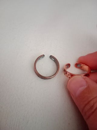 Anillos de cobre ajustables imantados.