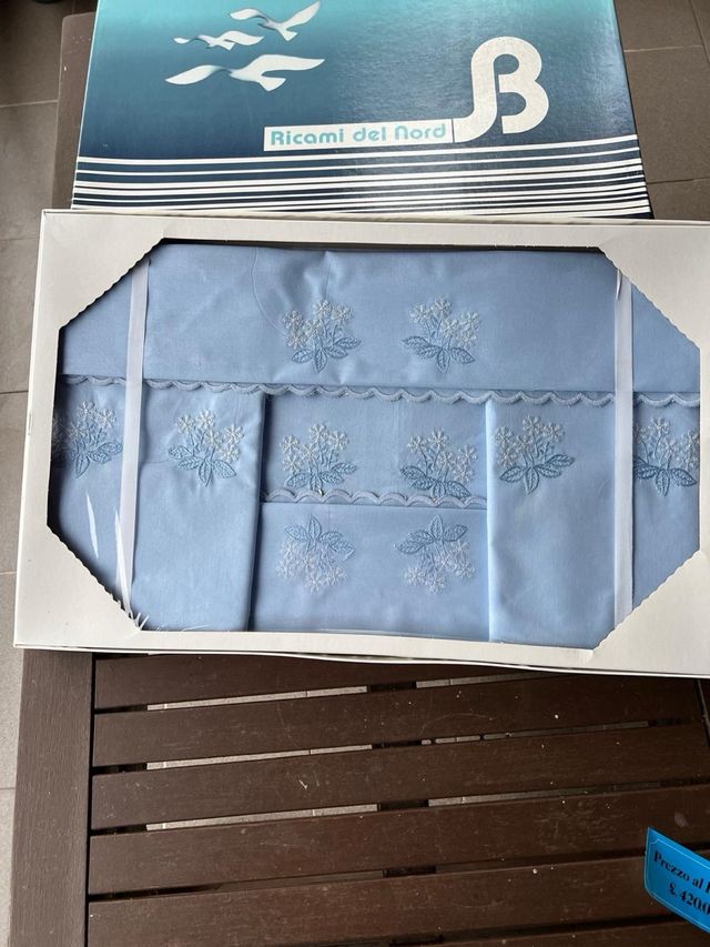 Lenzuolo Matrimoniale Ricamato