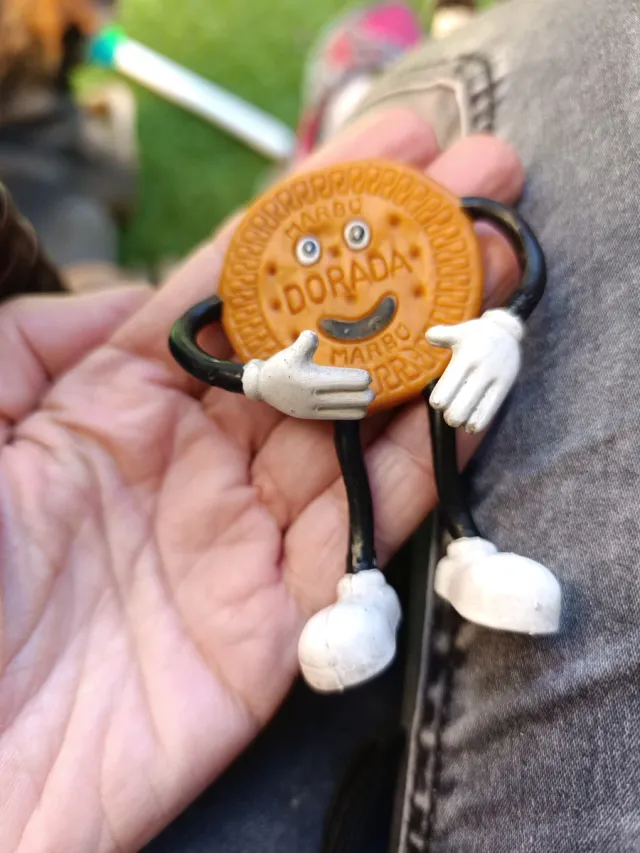 Statuetta dorata Marbu Cookie