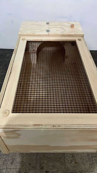 Terrario in legno con tetto apribile